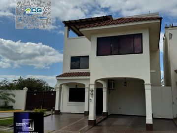 CASA EN VENTA EN FRACC. QUINTAS DE ANDALUS CARRETERA PASO DEL TORO, VER.