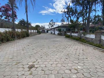Pomasqui sector comercial 16.700 metros terreno de venta