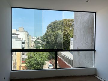 DÙPLEX FRENTE A PARQUE EN ZONA HIGUERETA