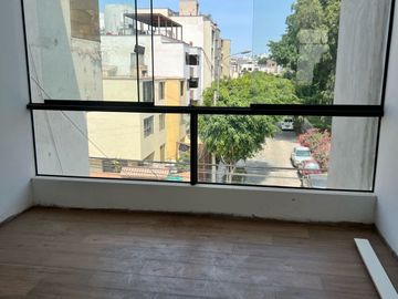 DÙPLEX FRENTE A PARQUE EN ZONA HIGUERETA