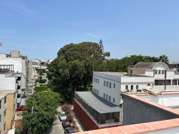 DÙPLEX FRENTE A PARQUE EN ZONA HIGUERETA