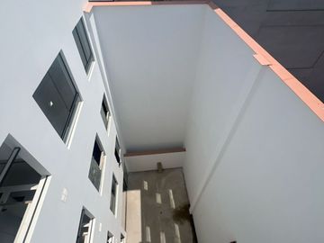 DÙPLEX FRENTE A PARQUE EN ZONA HIGUERETA