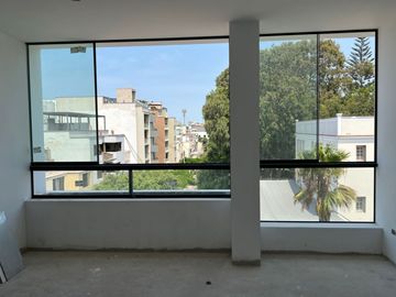 DÙPLEX FRENTE A PARQUE EN ZONA HIGUERETA