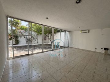CASA EN VENTA EN RESIDENCIAL PRIVADA EN CIUDAD DEL CARMEN, CAMPECHE