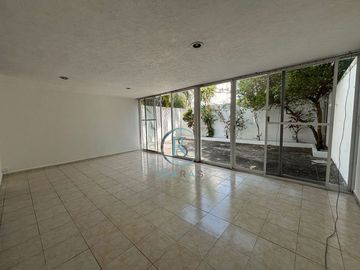 CASA EN VENTA EN RESIDENCIAL PRIVADA EN CIUDAD DEL CARMEN, CAMPECHE