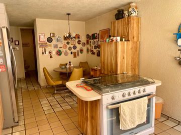 SE VENDE CASA EN LAS VILLAS CON SEGURIDAD - EN PASEOS DE LAS PALMAS INTERLOMAS