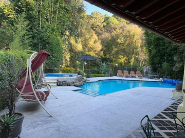 CASA EN VENTA EN AVANDARO A DOS AGUAS ESTILO VALLESANO