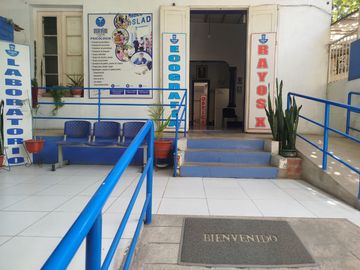 VENTA DE CASA - LOCAL COMERCIAL EN CHOSICA