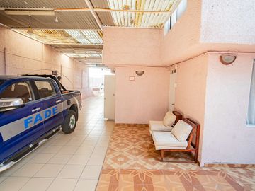 SE VENDE CASA EN PSJE TENO.