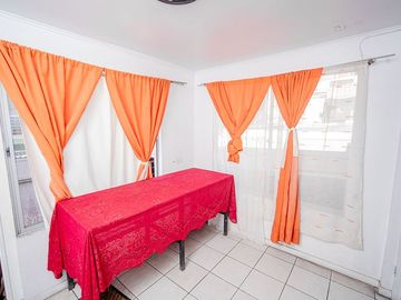 SE VENDE CASA EN PSJE TENO.