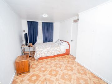 SE VENDE CASA EN PSJE TENO.