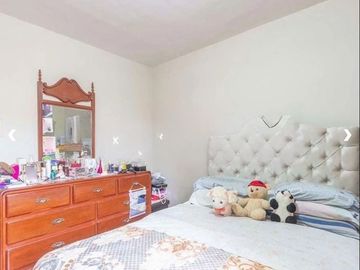 Casa En La Perla De 2 Pisos Con 4 Dormitorios Y Con Gran Potencial
