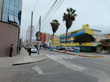 Casa En La Perla De 2 Pisos Con 4 Dormitorios Y Con Gran Potencial