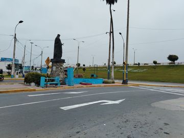 Casa En La Perla De 2 Pisos Con 4 Dormitorios Y Con Gran Potencial