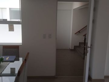 VENDO LINDO DPTO DE ESTRENO DE 3DORM DE ESTRENO CERCA A PARQUES