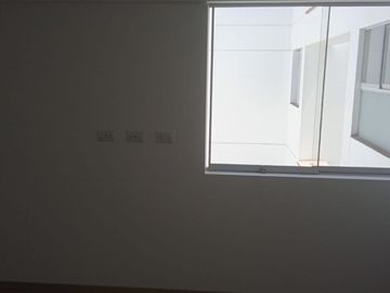 VENDO LINDO DPTO DE ESTRENO DE 3DORM DE ESTRENO CERCA A PARQUES
