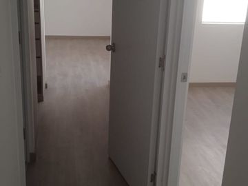 VENDO LINDO DPTO DE ESTRENO DE 3DORM DE ESTRENO CERCA A PARQUES