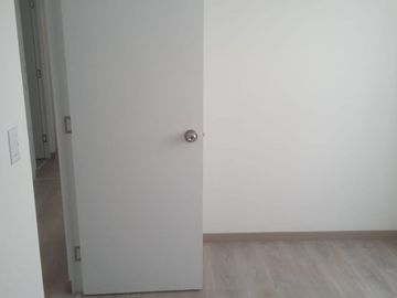 VENDO LINDO DPTO DE ESTRENO DE 3DORM DE ESTRENO CERCA A PARQUES
