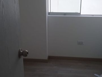 VENDO LINDO DPTO DE ESTRENO DE 3DORM DE ESTRENO CERCA A PARQUES