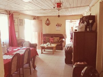 AMPLIA Y COMODA CASA EN PADRE HURTADO