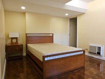 FULLY FURNISHED 3BR UNIT WITH PARKING FOR SALE IN TWIN TOWERS MAKATI
