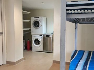 FULLY FURNISHED 3BR UNIT WITH PARKING FOR SALE IN TWIN TOWERS MAKATI
