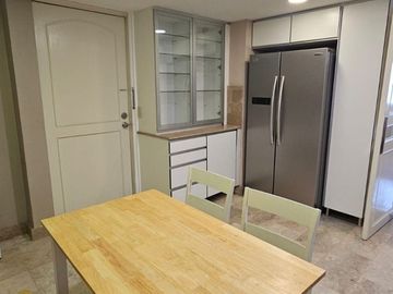 FULLY FURNISHED 3BR UNIT WITH PARKING FOR SALE IN TWIN TOWERS MAKATI