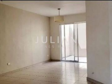 Casa en venta en Puerta de Anáhua en Escobedo de 3 niveles