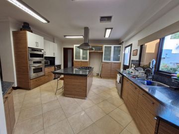 LAGUNA CLUB VIA A LA COSTA CASA DE LUJO EN VENTA