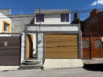 CASA EN VENTA 4 REC COL. PRIMO TAPIA $2,770,000 (Por el de abastos)