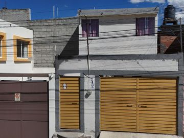 CASA EN VENTA 4 REC COL. PRIMO TAPIA $2,770,000 (Por el de abastos)