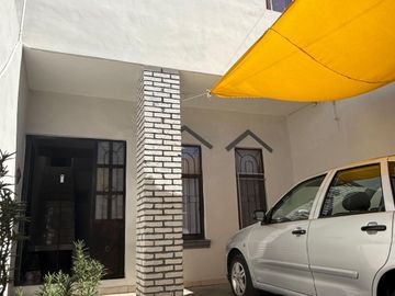 CASA EN VENTA 4 REC COL. PRIMO TAPIA $2,770,000 (Por el de abastos)