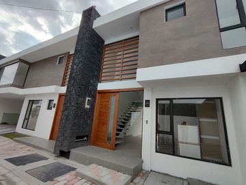 CASA DE VENTA EN TUMBACO DE 3 DORMITORIOS QUITO ECUADOR