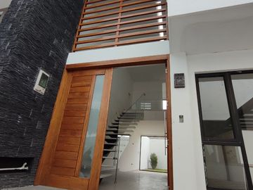 CASA DE VENTA EN TUMBACO DE 3 DORMITORIOS QUITO ECUADOR