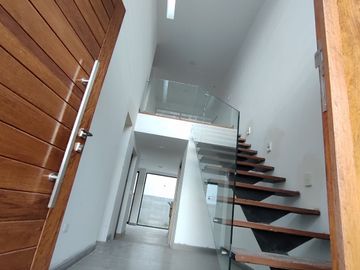 CASA DE VENTA EN TUMBACO DE 3 DORMITORIOS QUITO ECUADOR