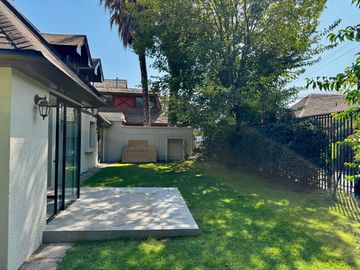 Oportunidad Inmobiliaria! Casa de 4d 4b 346 m2 calle Simón González 8868 La Reina