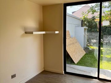 Oportunidad Inmobiliaria! Casa de 4d 4b 346 m2 calle Simón González 8868 La Reina