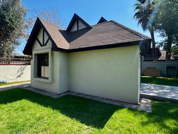 Oportunidad Inmobiliaria! Casa de 4d 4b 346 m2 calle Simón González 8868 La Reina