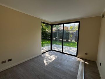 Oportunidad Inmobiliaria! Casa de 4d 4b 346 m2 calle Simón González 8868 La Reina