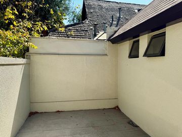 Oportunidad Inmobiliaria! Casa de 4d 4b 346 m2 calle Simón González 8868 La Reina