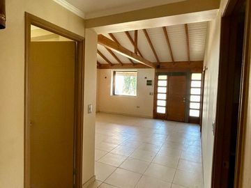 Parcela en Melipilla! con 2 Casas de 357 m2 más terreno de 5.000 m2. Condominio Las Flores.