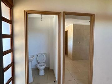 Parcela en Melipilla! con 2 Casas de 357 m2 más terreno de 5.000 m2. Condominio Las Flores.