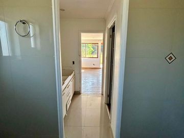 Parcela en Melipilla! con 2 Casas de 357 m2 más terreno de 5.000 m2. Condominio Las Flores.