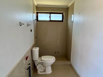 Parcela en Melipilla! con 2 Casas de 357 m2 más terreno de 5.000 m2. Condominio Las Flores.