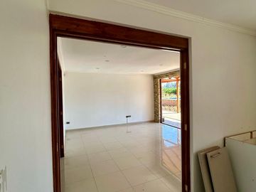 Parcela en Melipilla! con 2 Casas de 357 m2 más terreno de 5.000 m2. Condominio Las Flores.