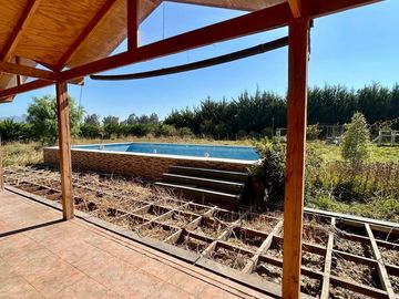 Parcela en Melipilla! con 2 Casas de 357 m2 más terreno de 5.000 m2. Condominio Las Flores.