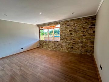 Parcela en Melipilla! con 2 Casas de 357 m2 más terreno de 5.000 m2. Condominio Las Flores.