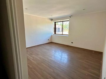 Parcela en Melipilla! con 2 Casas de 357 m2 más terreno de 5.000 m2. Condominio Las Flores.