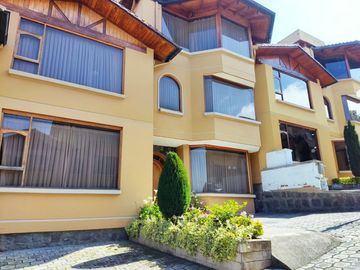 Casa en venta, sector Santa Lucia norte de Quito