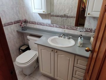 Casa en venta, sector Santa Lucia norte de Quito